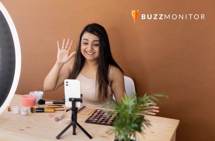 imagem de uma influenciadora que trabalha com marketing de influencia
